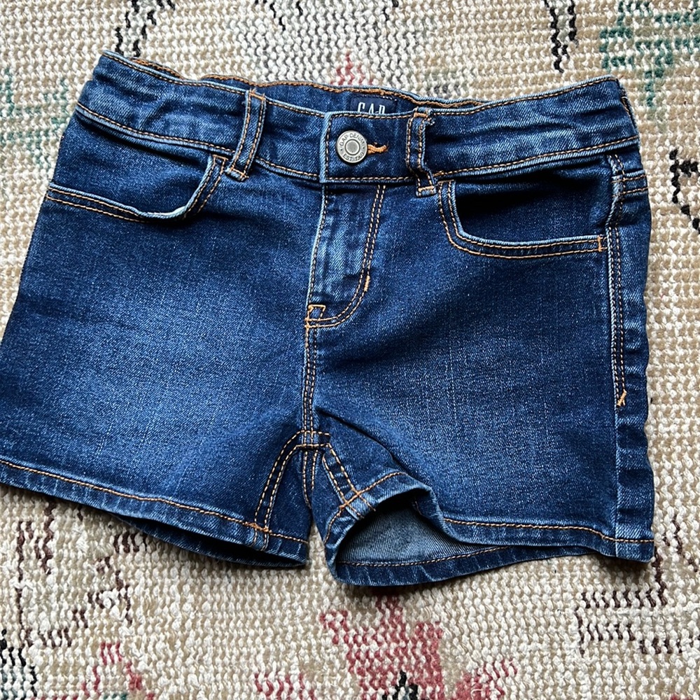 SOLD.   Girls 8 Gap Shortie Short